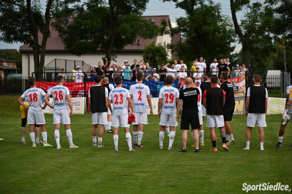 blonianka mazovia 9