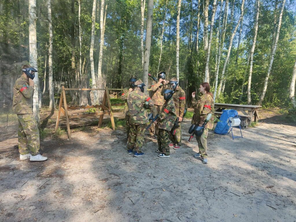 Paintball integruje 3 452139523 999800415486087 427145370802191463 n