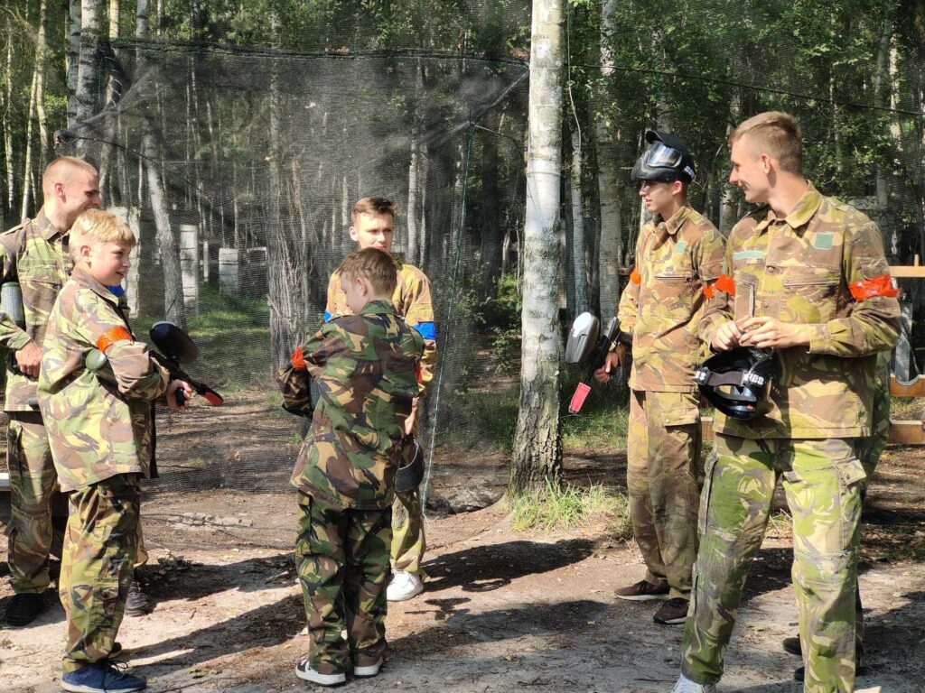 Paintball integruje 6 452192284 999800908819371 409985484157408072 n