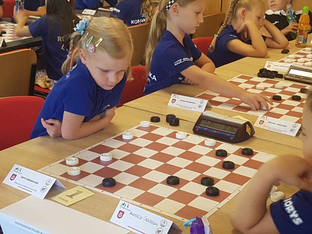 Złoto Mistrzostw Polski Juniorów w warcabach 64-polowych! 6 warcaby