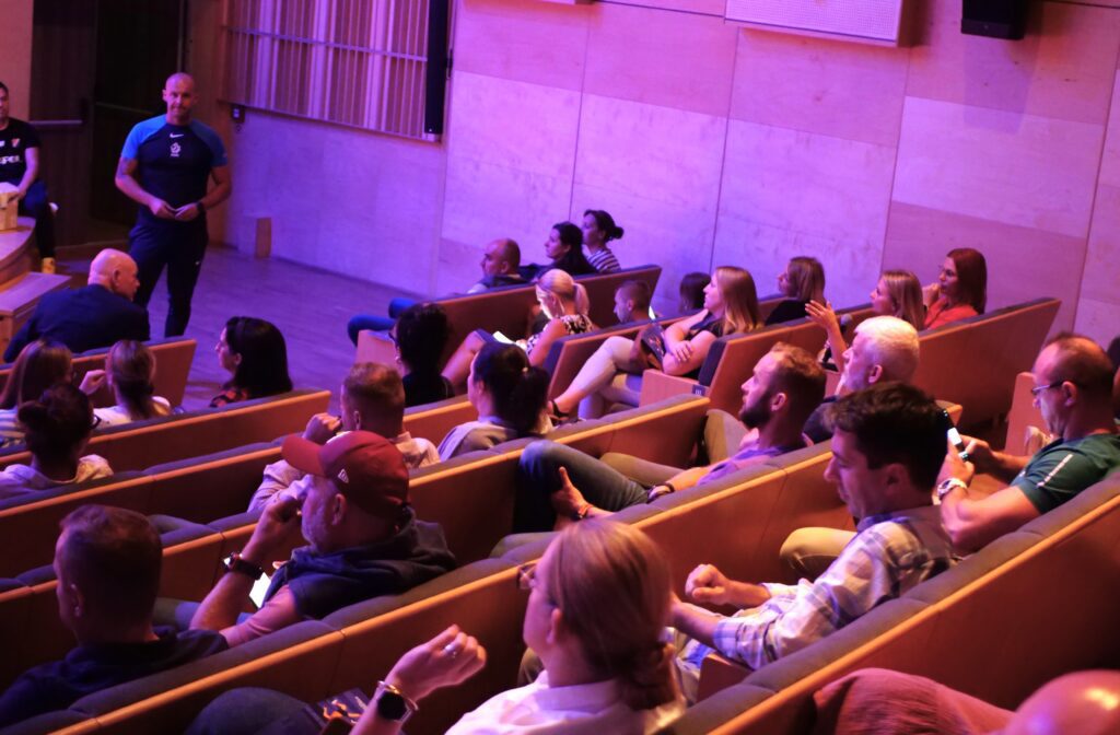 Spotkanie szkoleniowo organizacyjne Akademii Piłkarskiej Mazovia. 8 got 8