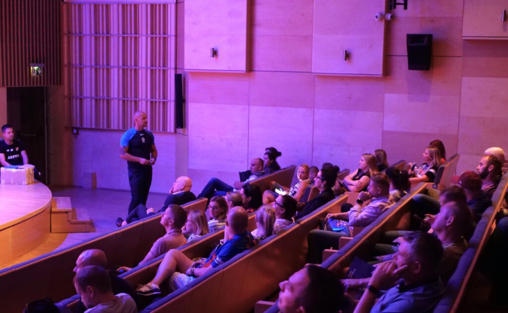 Spotkanie szkoleniowo organizacyjne Akademii Piłkarskiej Mazovia. 9 got 9