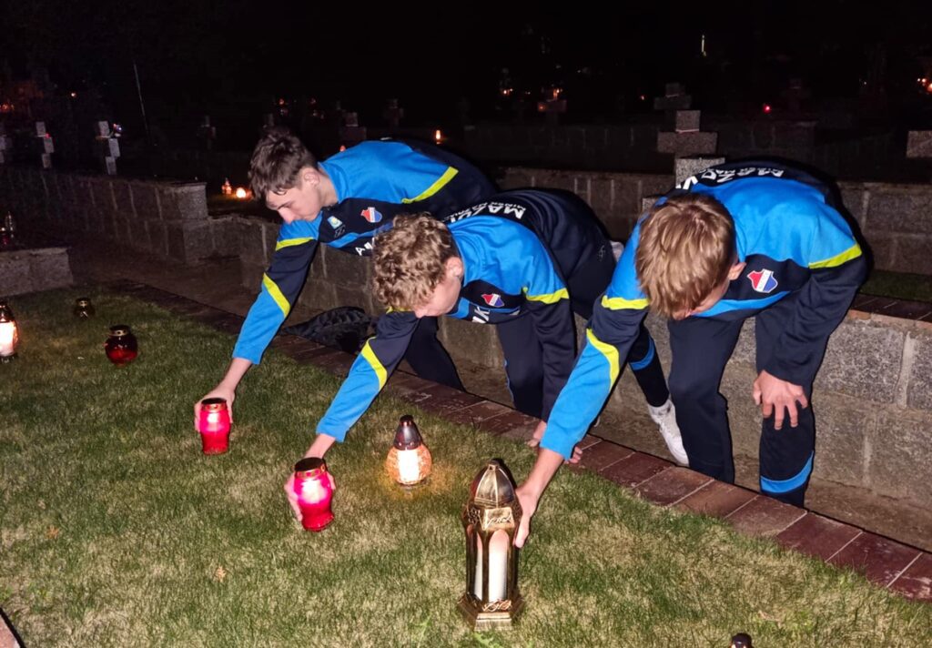 Delegacja Mazovii ze światełkiem pamięci 1 got 4 1