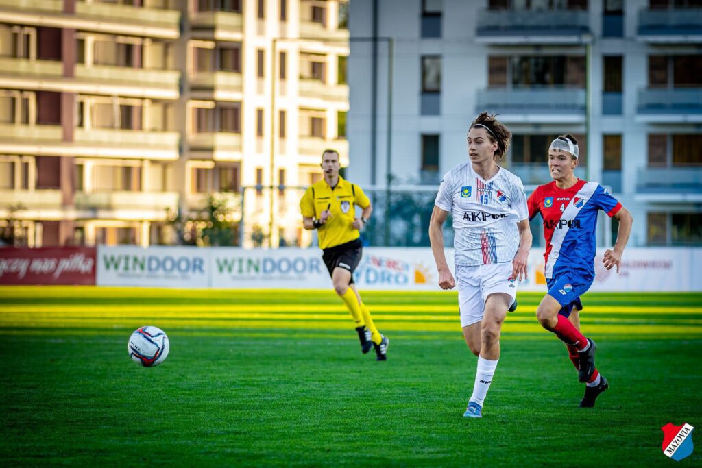 Dobre występy młodzieży Mazovii MOSiR jesienią 2024 roku 3 maza 38 1