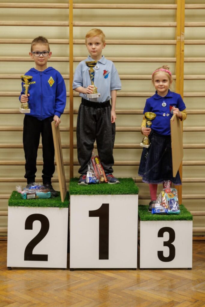 Rodzina Sobolewskich z Mazovii na podium w Środzie Śląskiej 1 Warcaby2