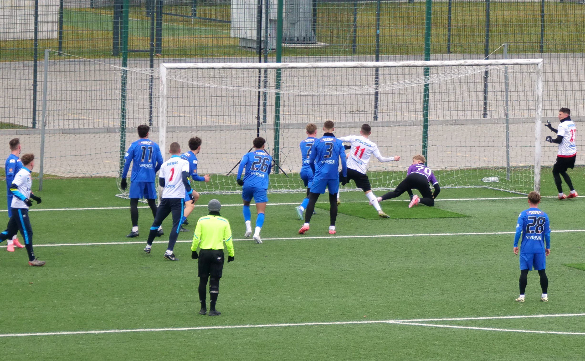 Efektowny gol „Ero” Więdłochy w najlepszym tegorocznym sparingu Mazovii