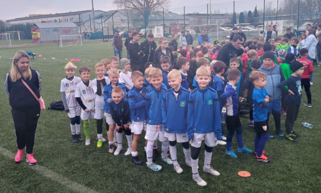 Zawodnicy Akademii Mazovia MOSiR rocznika 2017/2018 zakończyli okres przygotowawczy 1 Amelka 1