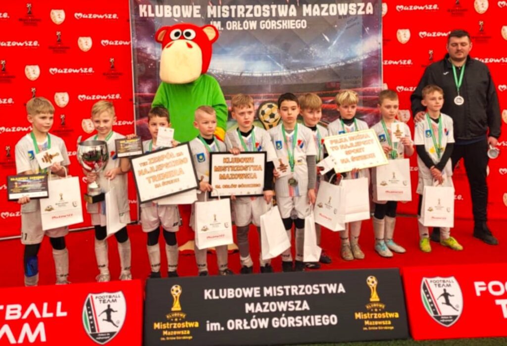 Zawodnicy Akademii Mazovia MOSiR rocznika 2017/2018 zakończyli okres przygotowawczy 12 Amelka 12