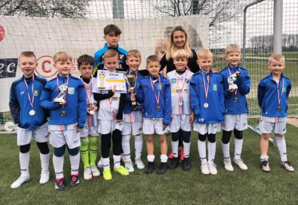 Zawodnicy Akademii Mazovia MOSiR rocznika 2017/2018 zakończyli okres przygotowawczy 6 Amelka 6