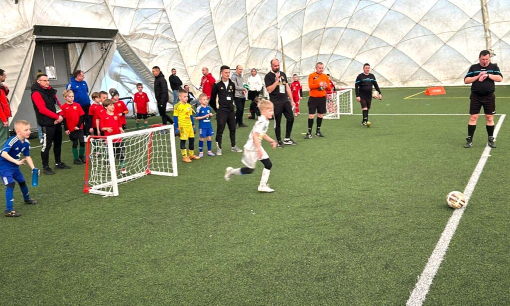 Zawodnicy Akademii Mazovia MOSiR rocznika 2017/2018 zakończyli okres przygotowawczy 7 Amelka 7