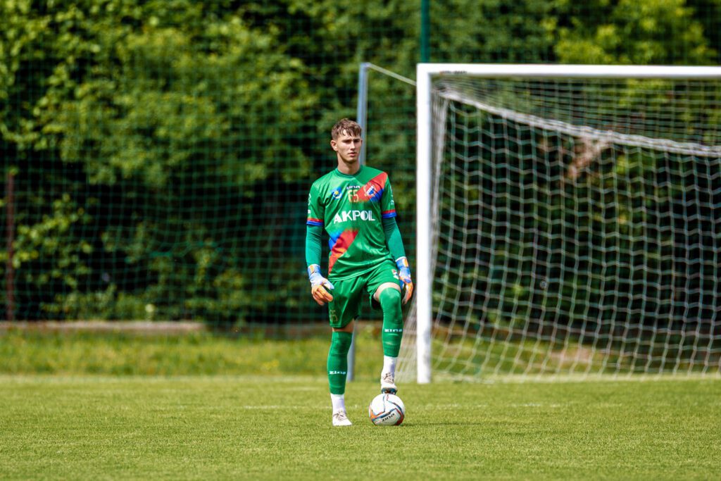 32| „Duma Mińska” zwyciężyła 3:2. Maciej Jankowski strzelcem bramki nr 100 16 Maza Hutnik 13