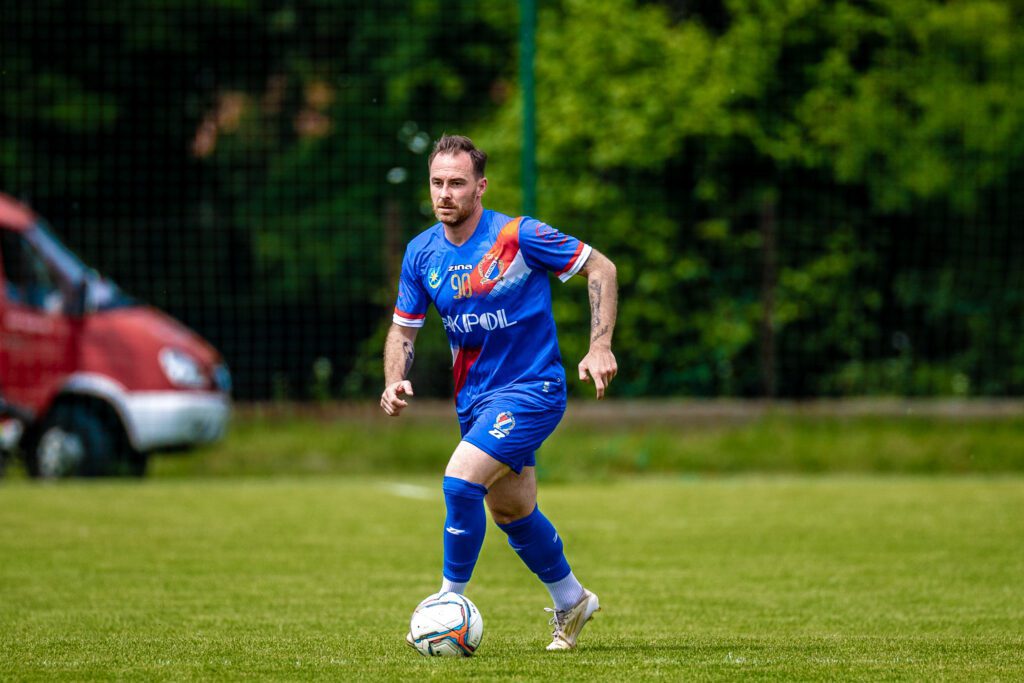 32| „Duma Mińska” zwyciężyła 3:2. Maciej Jankowski strzelcem bramki nr 100 17 Maza Hutnik 14