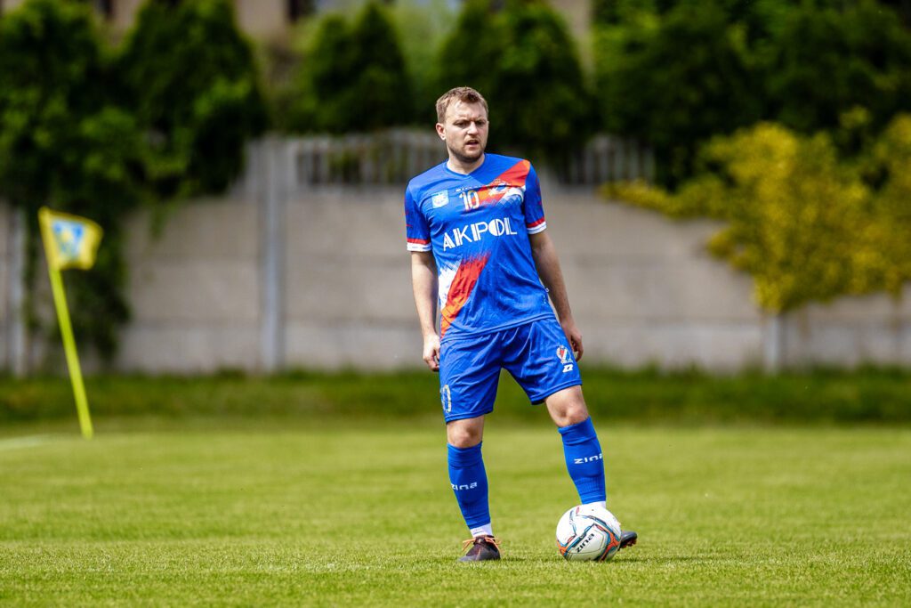 32| „Duma Mińska” zwyciężyła 3:2. Maciej Jankowski strzelcem bramki nr 100 18 Maza Hutnik 15