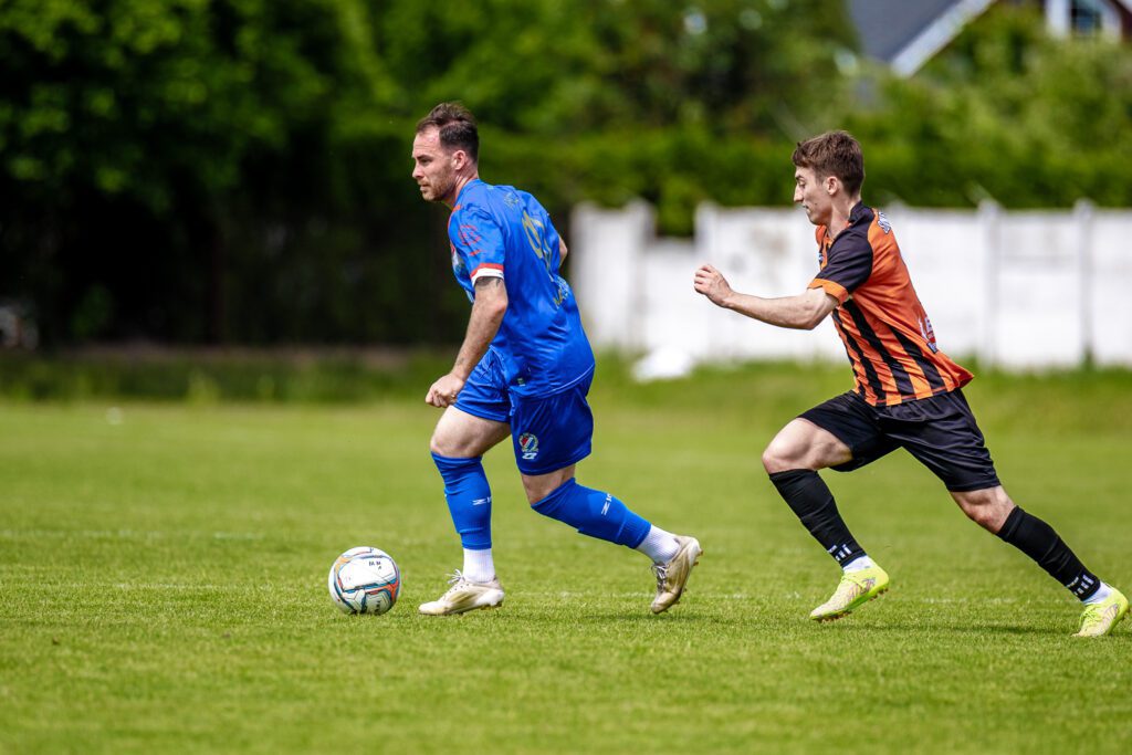 32| „Duma Mińska” zwyciężyła 3:2. Maciej Jankowski strzelcem bramki nr 100 23 Maza Hutnik 20