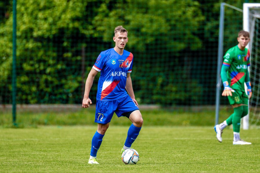 32| „Duma Mińska” zwyciężyła 3:2. Maciej Jankowski strzelcem bramki nr 100 24 Maza Hutnik 21