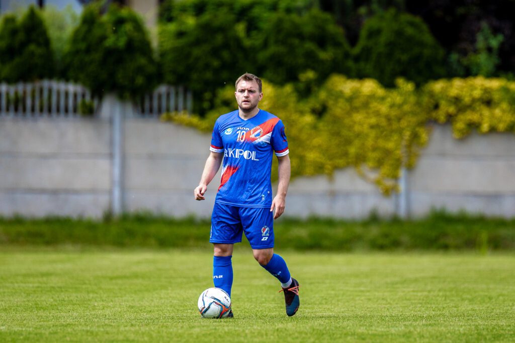 32| „Duma Mińska” zwyciężyła 3:2. Maciej Jankowski strzelcem bramki nr 100 25 Maza Hutnik 22