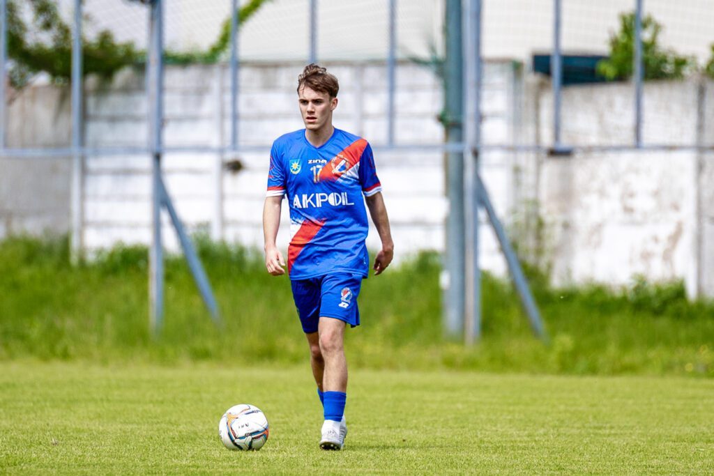 32| „Duma Mińska” zwyciężyła 3:2. Maciej Jankowski strzelcem bramki nr 100 29 Maza Hutnik 26