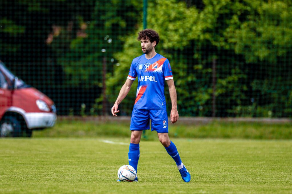 32| „Duma Mińska” zwyciężyła 3:2. Maciej Jankowski strzelcem bramki nr 100 31 Maza Hutnik 28