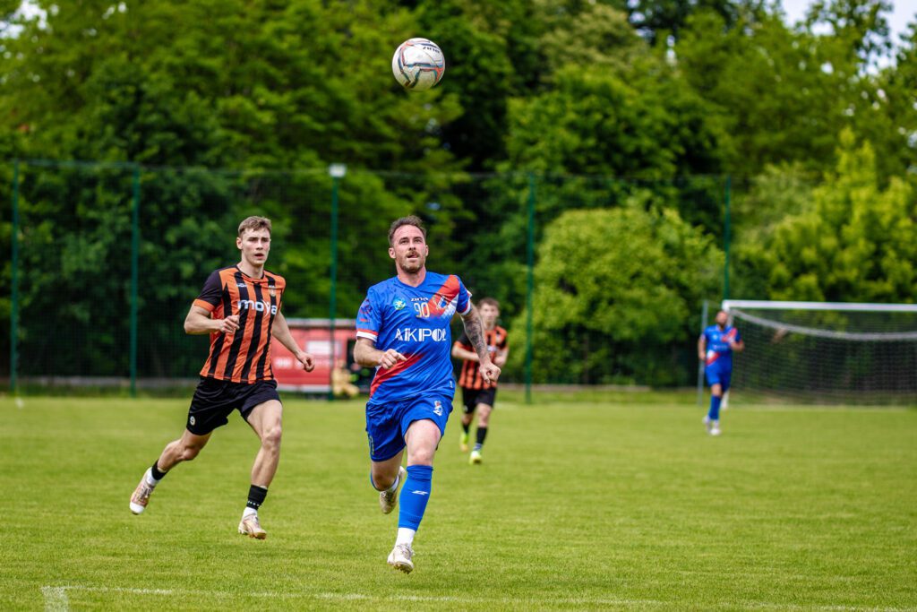 32| „Duma Mińska” zwyciężyła 3:2. Maciej Jankowski strzelcem bramki nr 100 41 Maza Hutnik 38