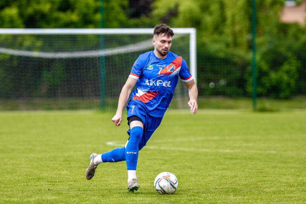 32| „Duma Mińska” zwyciężyła 3:2. Maciej Jankowski strzelcem bramki nr 100 48 Maza Hutnik 45