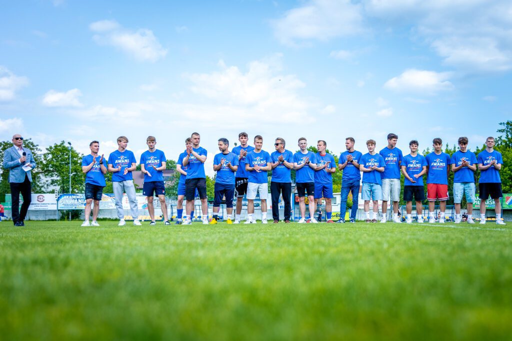 32| „Duma Mińska” zwyciężyła 3:2. Maciej Jankowski strzelcem bramki nr 100 53 Maza Hutnik 50