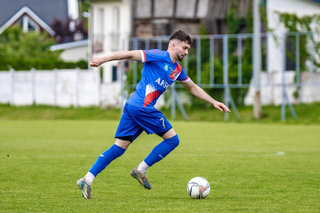 32| „Duma Mińska” zwyciężyła 3:2. Maciej Jankowski strzelcem bramki nr 100 55 Maza Hutnik 52