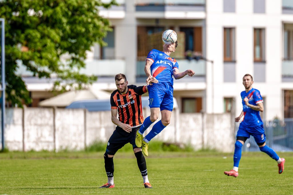 32| „Duma Mińska” zwyciężyła 3:2. Maciej Jankowski strzelcem bramki nr 100 73 Maza Hutnik 79