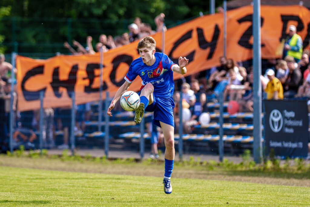 32| „Duma Mińska” zwyciężyła 3:2. Maciej Jankowski strzelcem bramki nr 100 84 Maza Hutnik 90