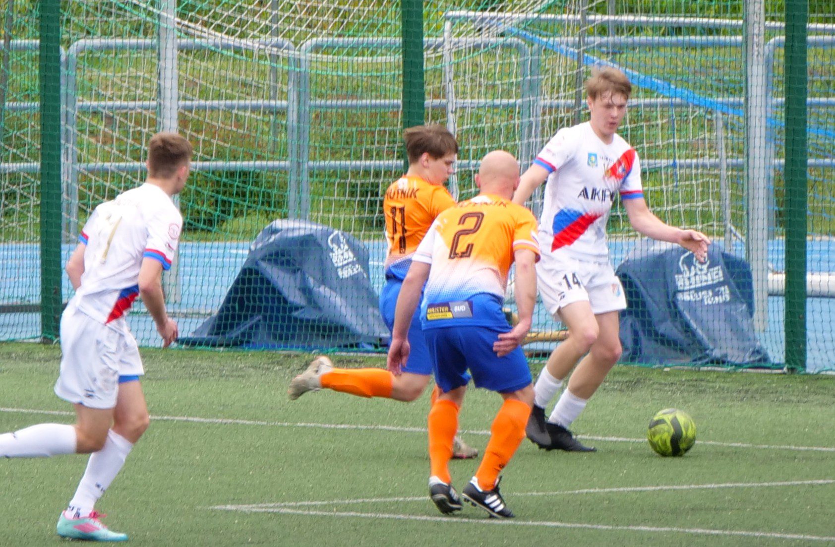 Jakub Mikołajczuk bije rekordy – 5 asyst i 2 gole w 60 minut