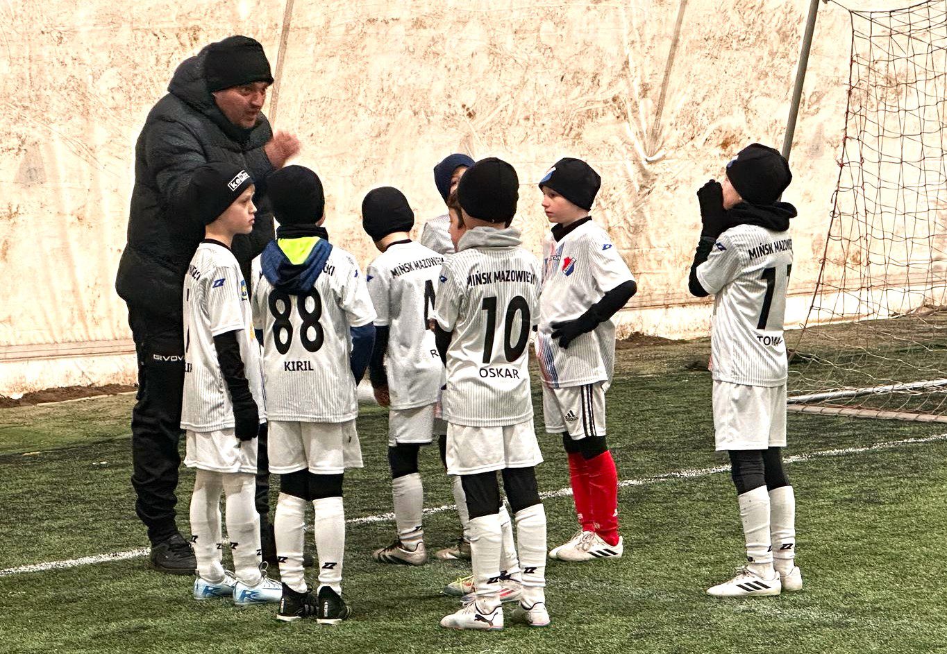 Juniorzy starsi i młodsi Mazovii MOSiR liderami!