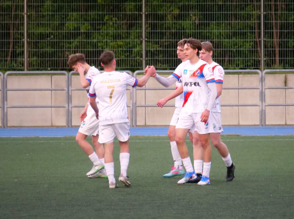 Świętujemy awans Mazovii II do 5 ligi. Derby z Fenixem w Siennicy 1 Wat 14