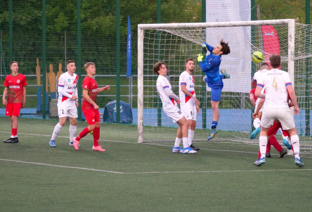 Mistrzowska regularność Mazovii II. Po raz drugi 9:0 z Watrą 16 Wat 15