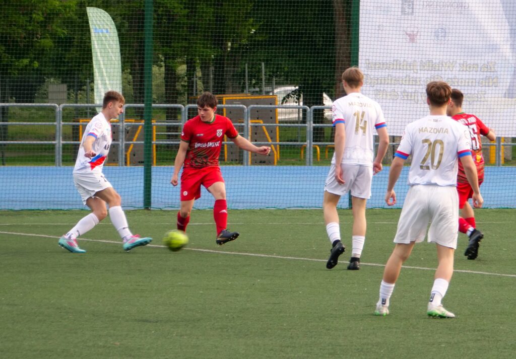 Mistrzowska regularność Mazovii II. Po raz drugi 9:0 z Watrą 4 Wat 3