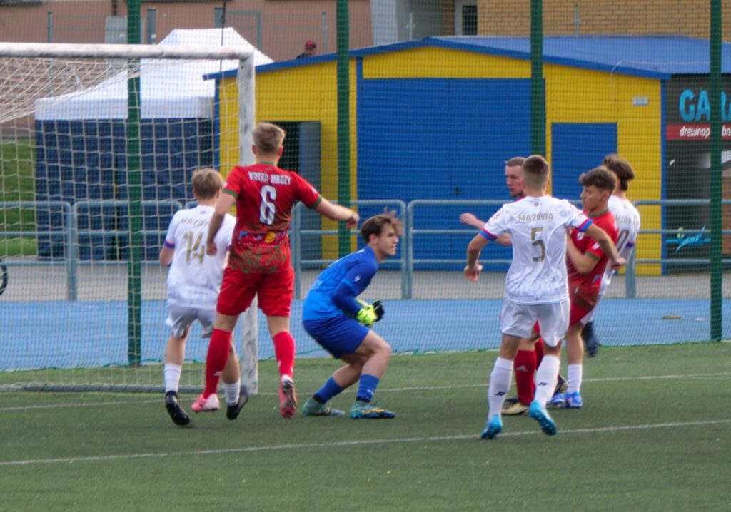 Mistrzowska regularność Mazovii II. Po raz drugi 9:0 z Watrą 5 Wat 4