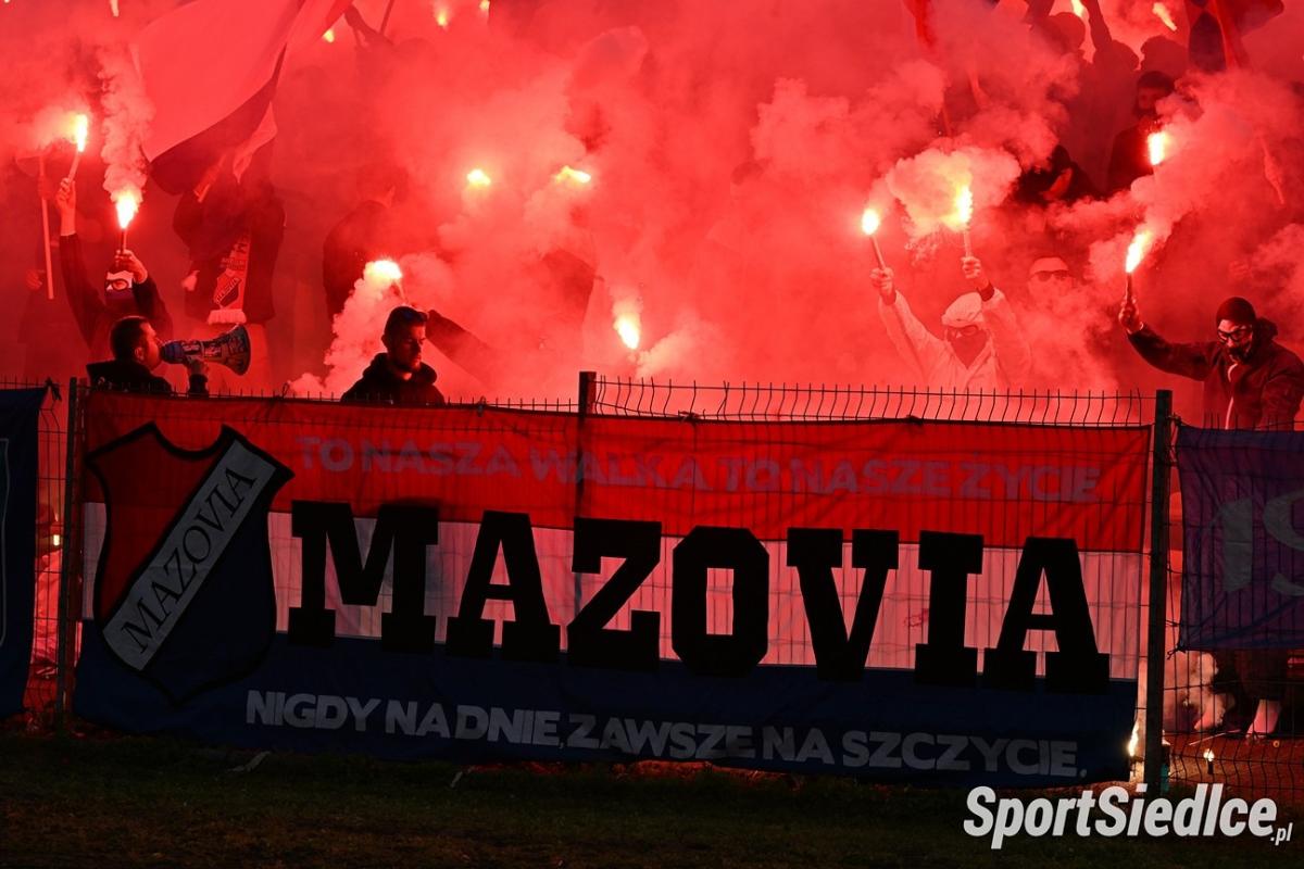28| Pełne trybuny na Sportowej, ale niestety porażka Mazovii z Ząbkovią