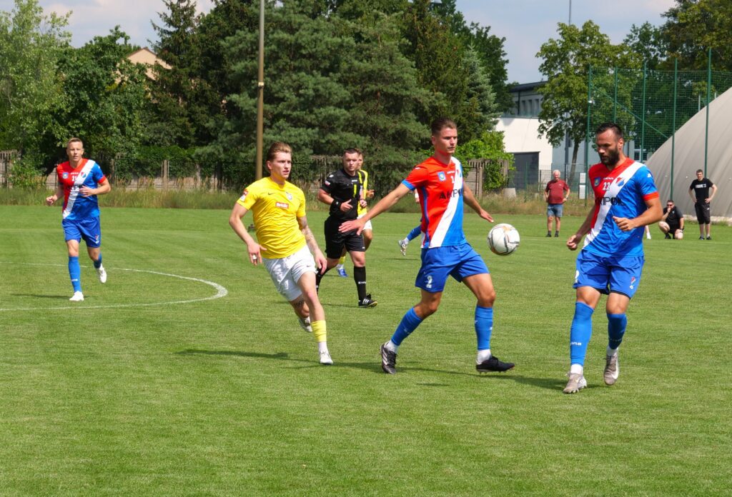 Twardy sparing Mazovii z Victorią. Minimalnie lepsi rywale 2 Vic 2