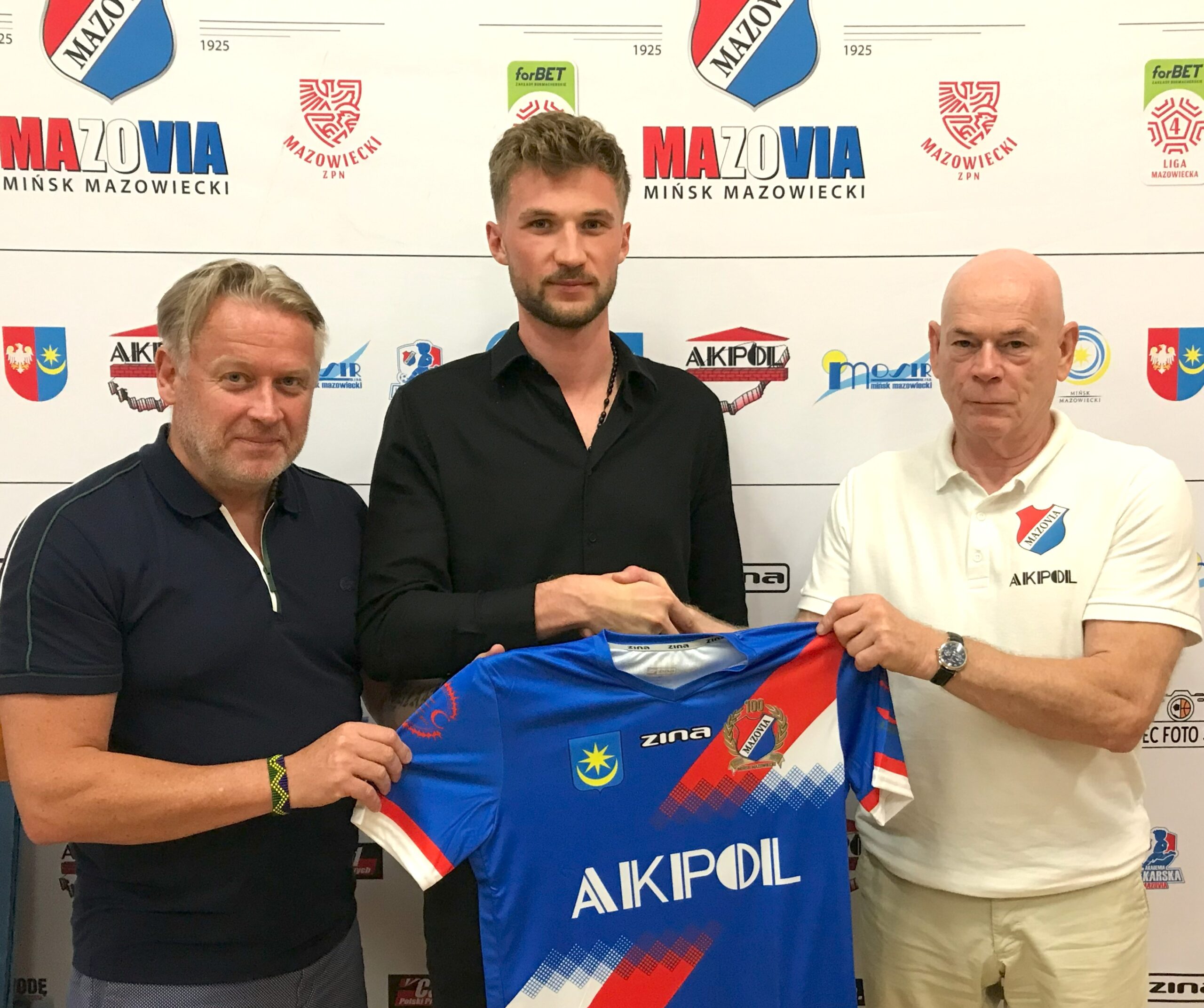 Nowi zawodnicy w Dumie Mińska! Witamy Kacpra Skwierczyńskiego, Józefa Burtę i Siroja Melijewa