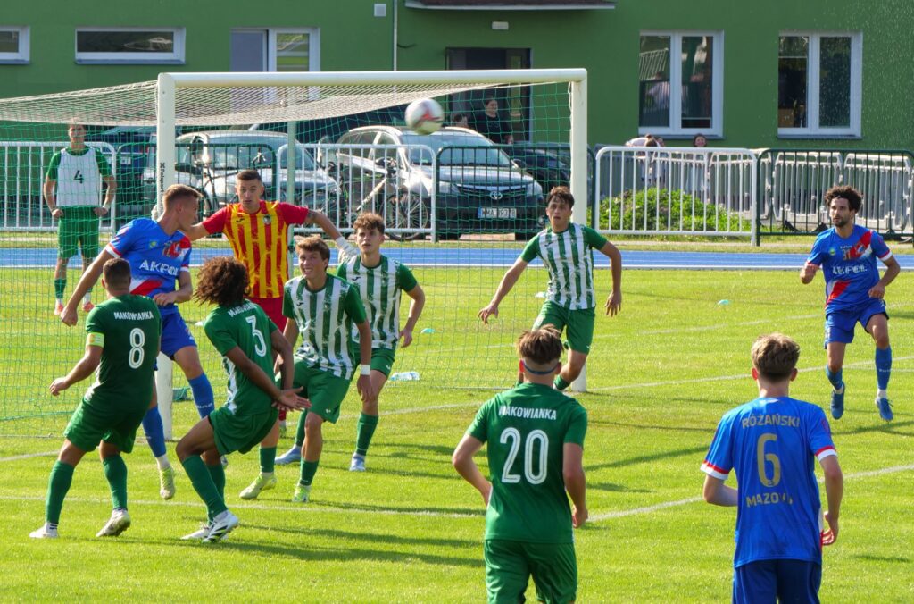 1| Pokaz jakości i charakteru - Mazovia wygrała 3:2 z Makowianką 14 Mak12