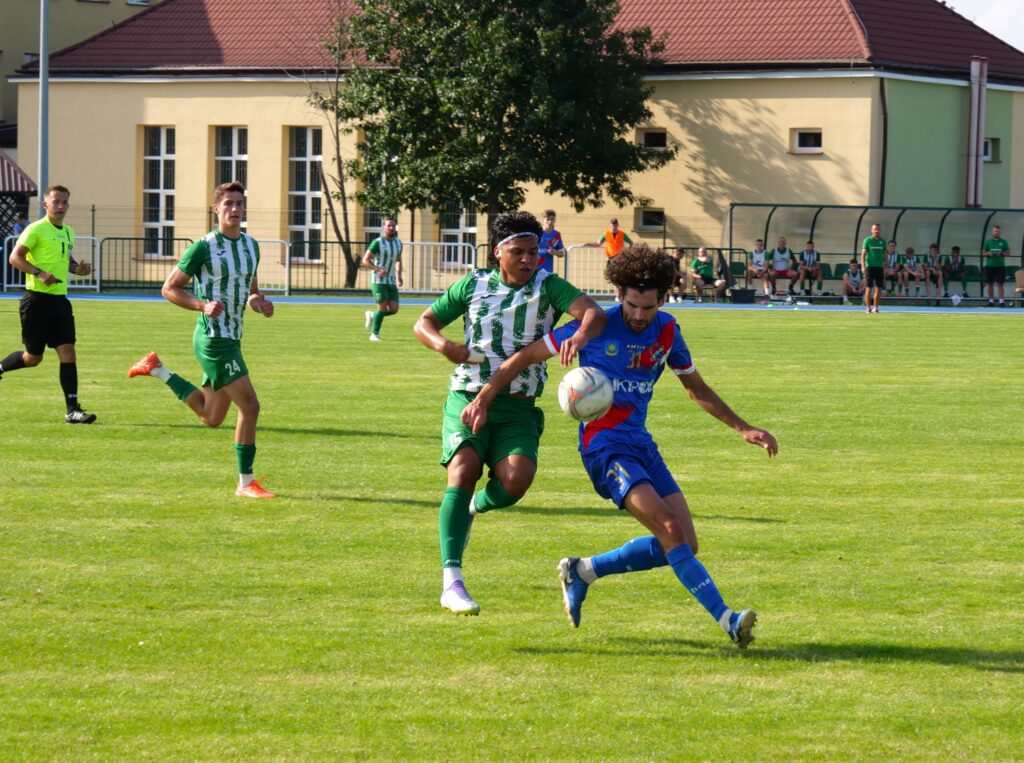 1| Pokaz jakości i charakteru - Mazovia wygrała 3:2 z Makowianką 16 Mak14