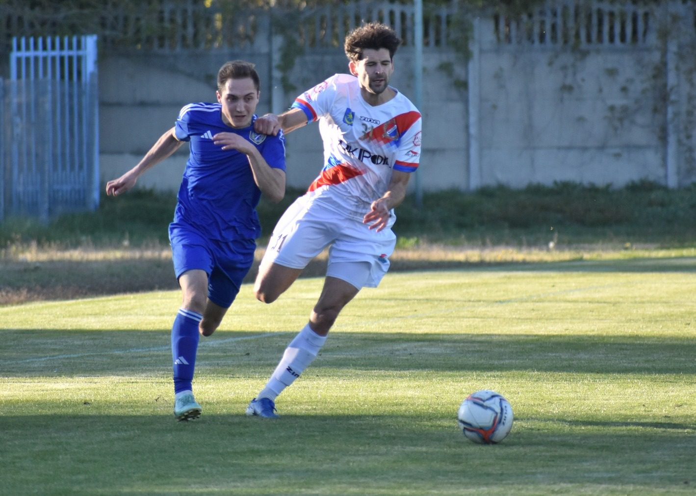 MKS Mazovia – na Sportowej z Piasecznem, które zostało w „blokach”