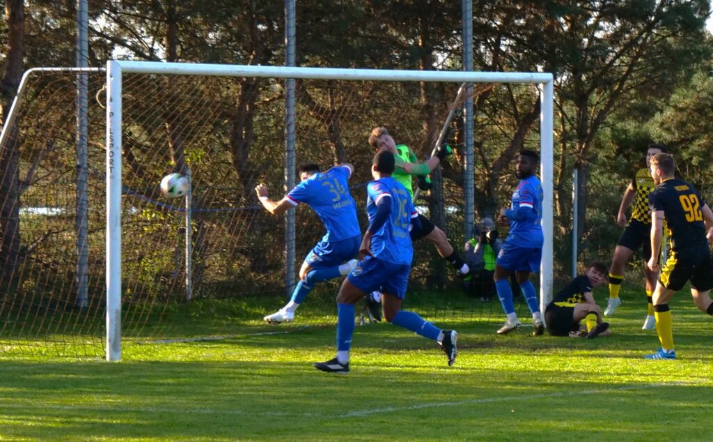 PP| Mazovia pokonała Victorię 6:0. Najskuteczniejszy Bienias, powrót Świątka 8 Kal 5