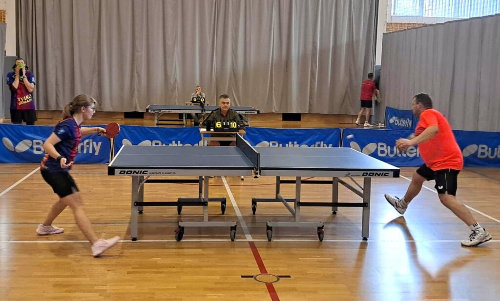 Tenis stołowy. Mazovia wygrała z Budowlanymi 9:1 4 Liga4