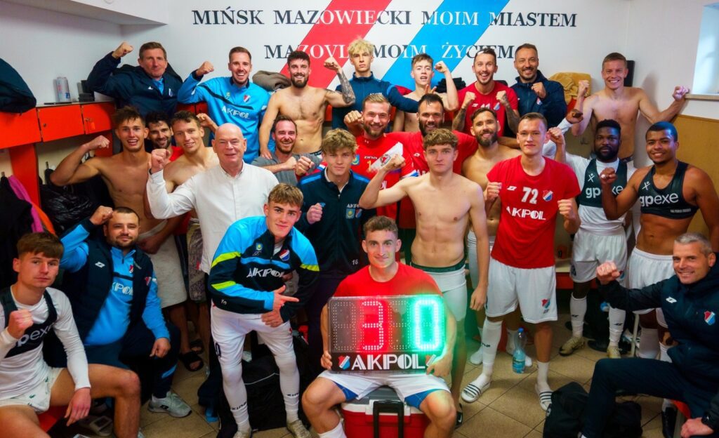 10| Mazovia lepsza od Marcovii. Ścisk w 4-ligowej tabeli 3 szatnia Marcovia