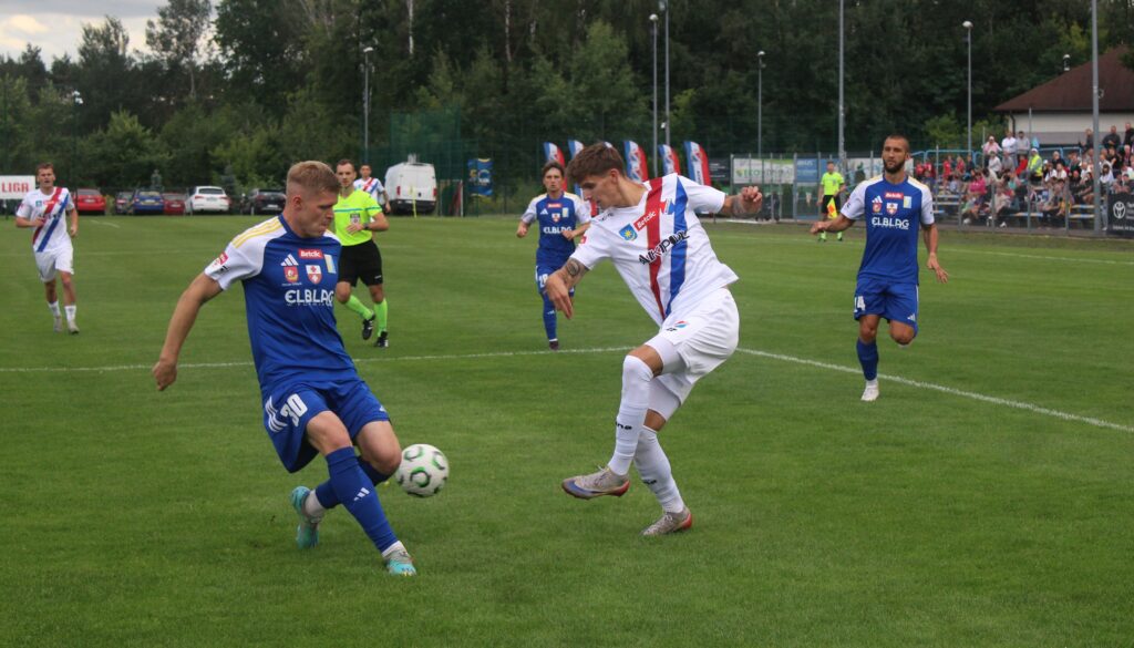 5| Gol Mateusza Szweda w 92 minucie na wagę remisu 7 olimp 2