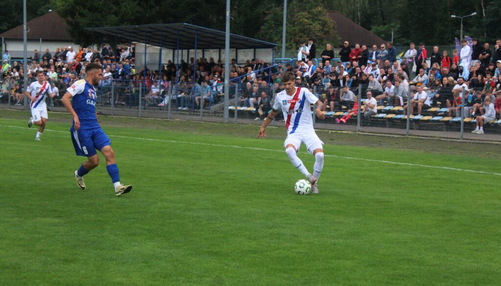 5| Gol Mateusza Szweda w 92 minucie na wagę remisu 8 olimp 3