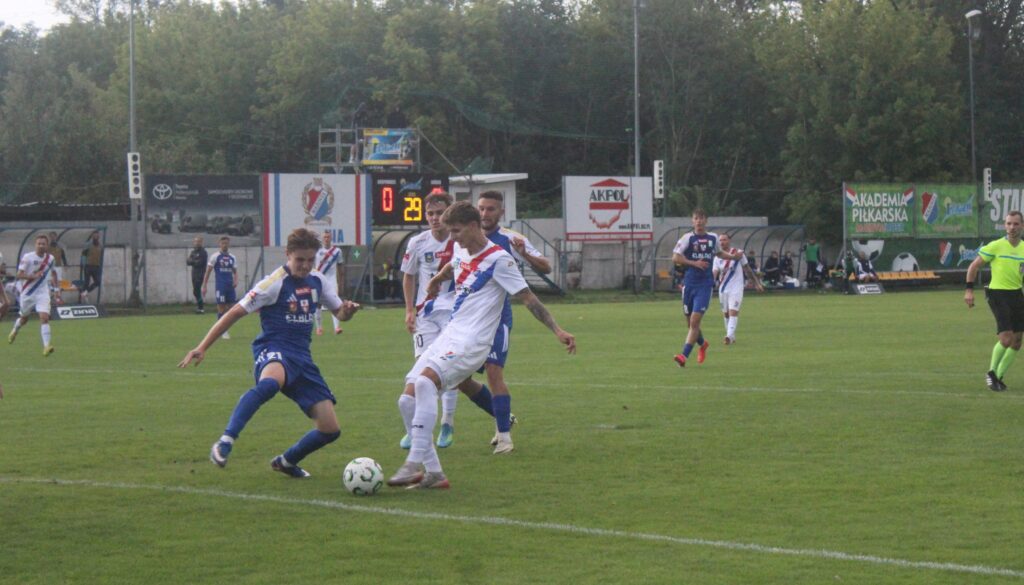 5| Gol Mateusza Szweda w 92 minucie na wagę remisu 9 olimp 4
