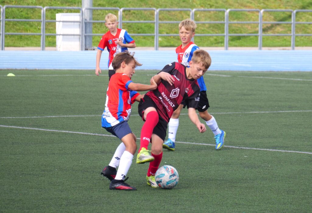MAZOVIA CUP 2016 – piłkarskie emocje na boiskach przy ul. Budowlanej 40 Cup 37