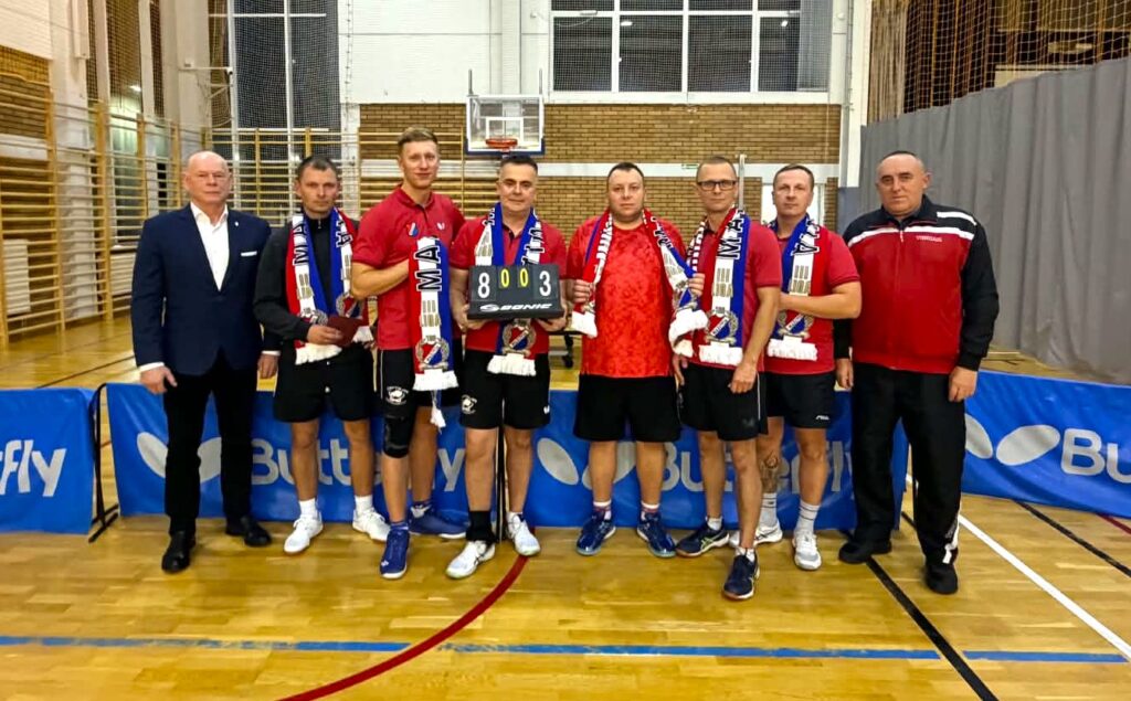 Zwycięstwo tenisistów stołowych Mazovii i puchar dla prezesa 1 Liga2 1