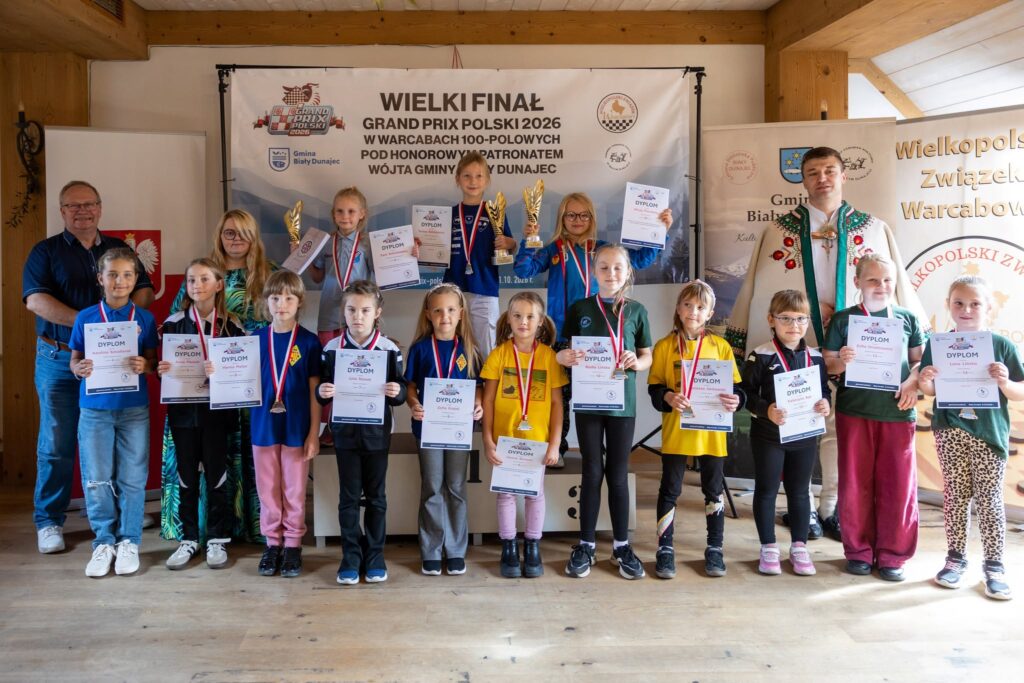 Trzy medale dla Mazovii w finałowym turnieju Grand Prix Polski w warcabach 4 Warcaby 44