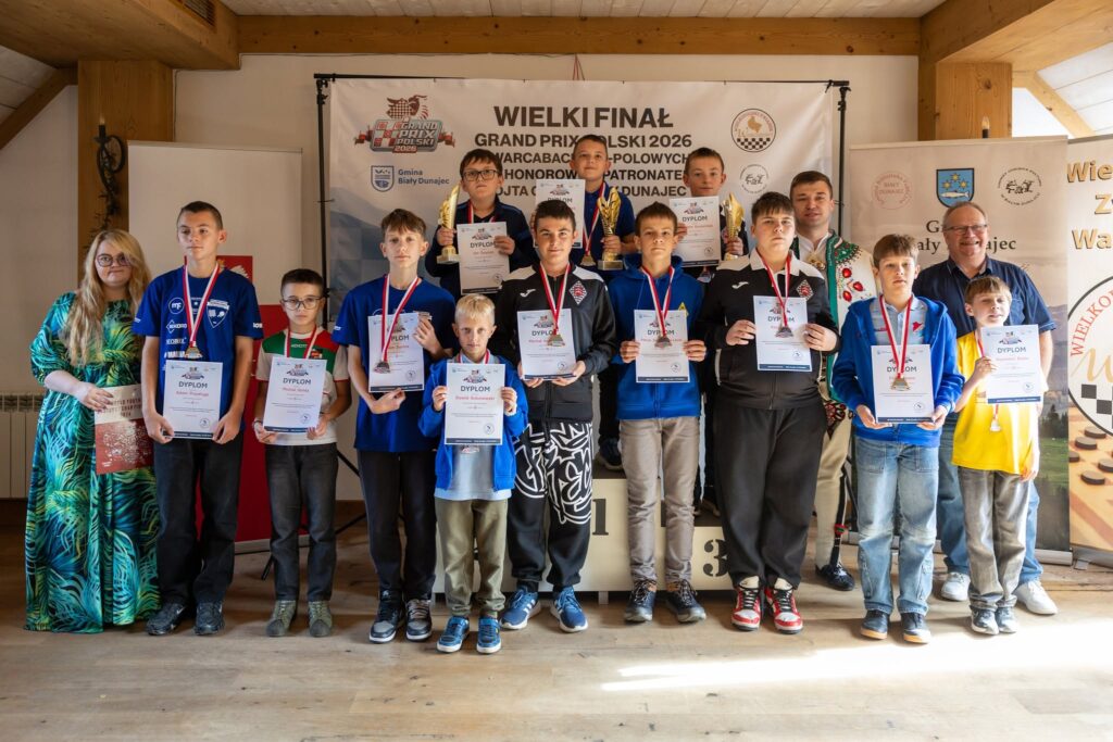 Trzy medale dla Mazovii w finałowym turnieju Grand Prix Polski w warcabach 10 warcaby 1010